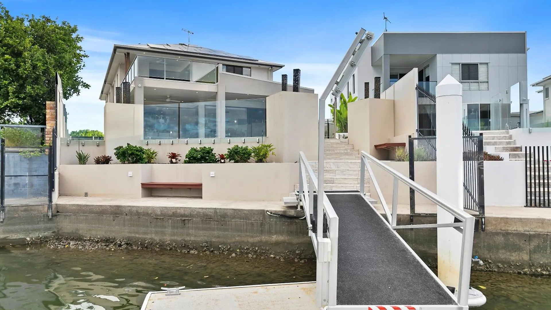 Sunset Shores Bongaree Holiday home